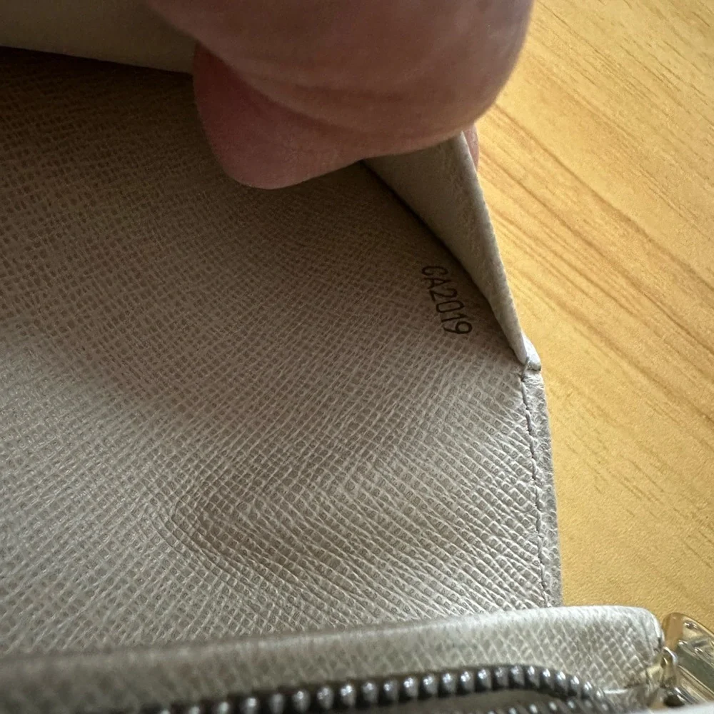 𝓛𝓸𝓤𝓘𝓢 𝓥𝓤𝓘𝓽𝓽𝓸𝓝 Tresor Wallet - Picture 16 of 16